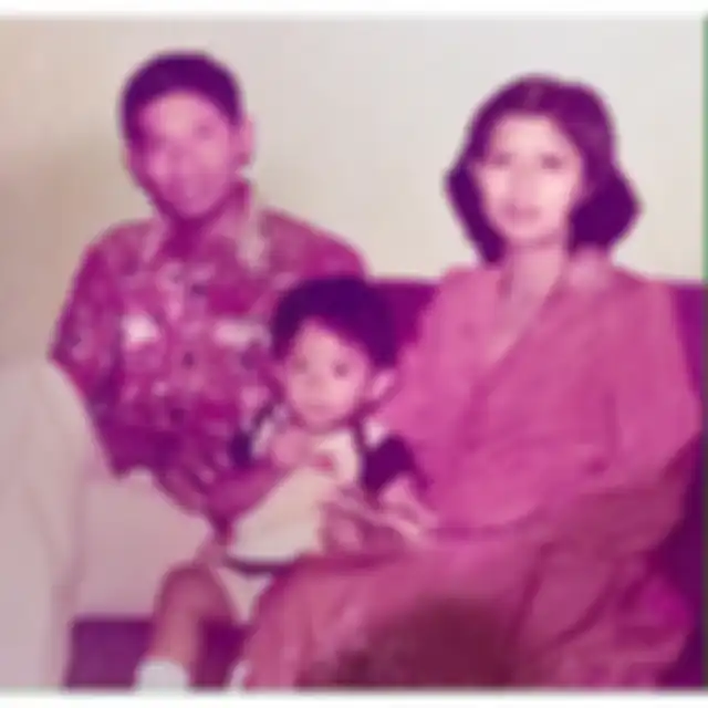 Ani Yudhoyono ketika sedang berada di Dayeuhkolot, Bandung 
