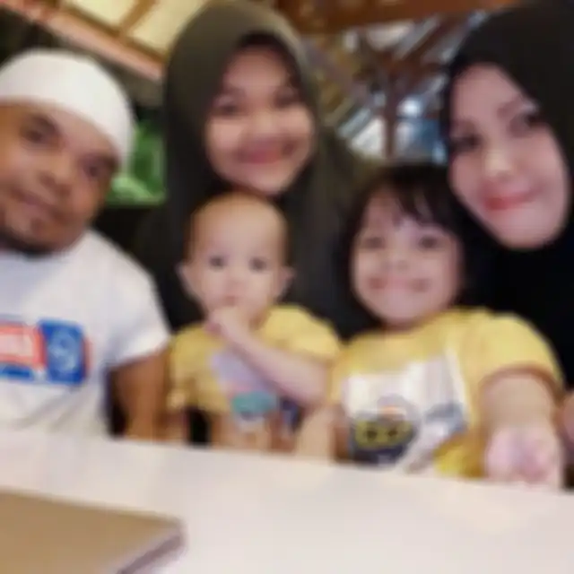 Ucok Baba dan keluarga 