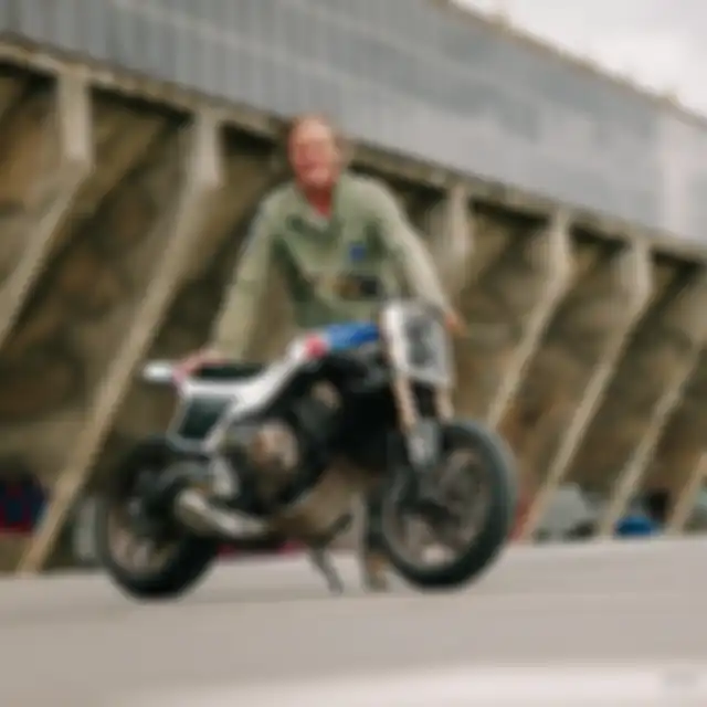 Dirk Oehlerking dari Kingston Custom yang merombak CB650R bergaya Street Tracker ini.