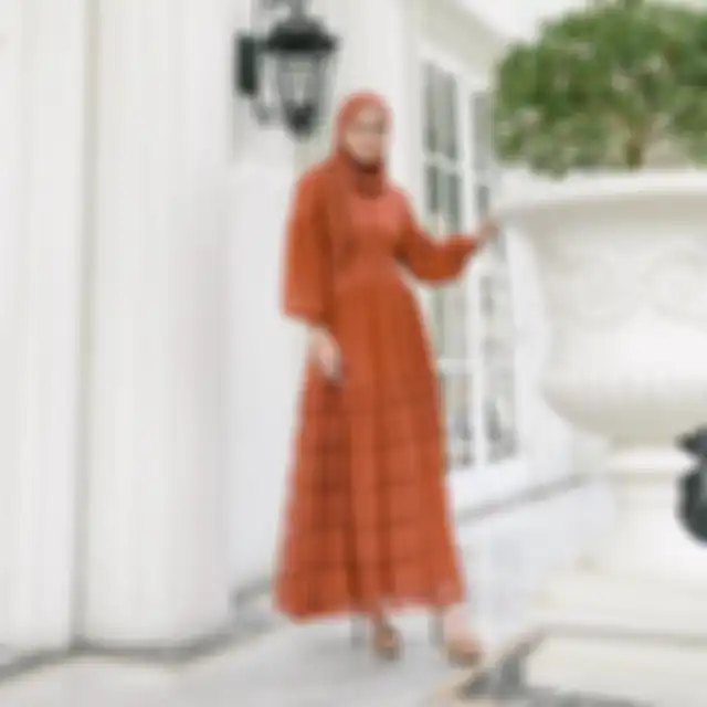Dress hijab warna terracotta buat lebaran