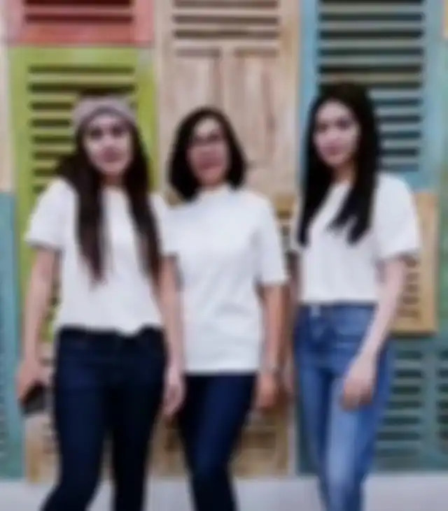 Outfit Selvi Ananda saat perayaan ultah Jan Ethes