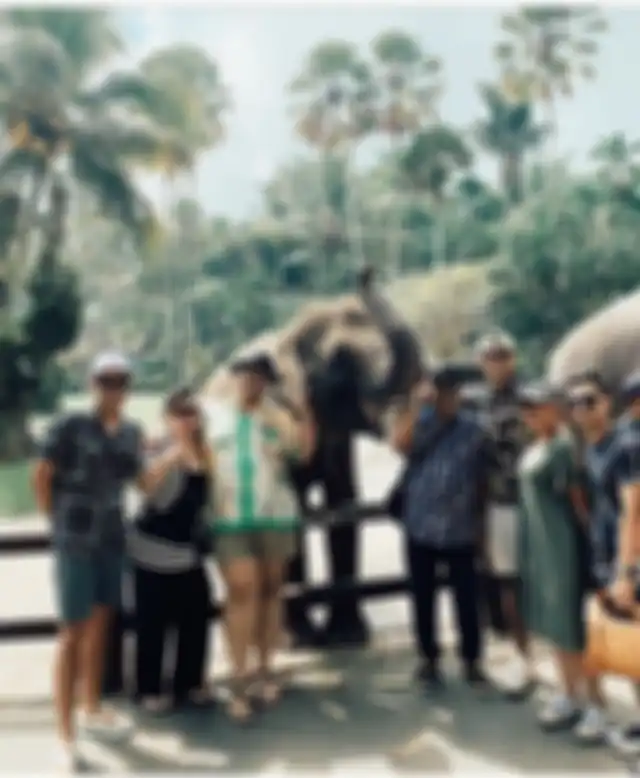 Bambang Tjahyo Gunawan sering memperlihatkan kebersamaan dengan Ivan Gunawan di Instagram.