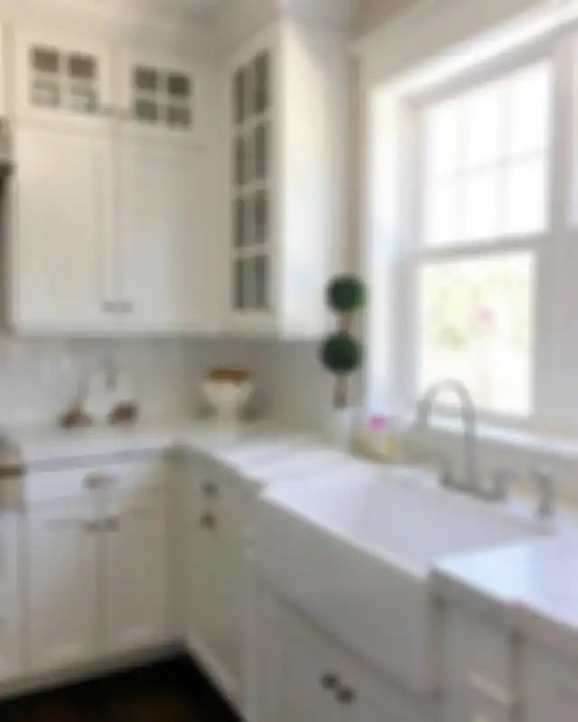 Pemilik rumah mungil bisa mengatur area masak dengan 5 trik simpel ini supaya foto desain dapur kecil terlihat luas.