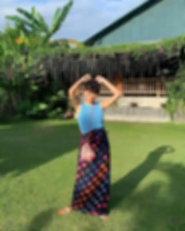 Inspirasi OOTD kece pakai kain nusantara