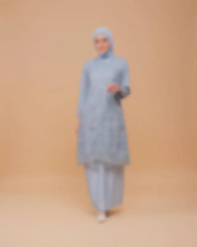 OOTD hijab pakai kebaya wisuda