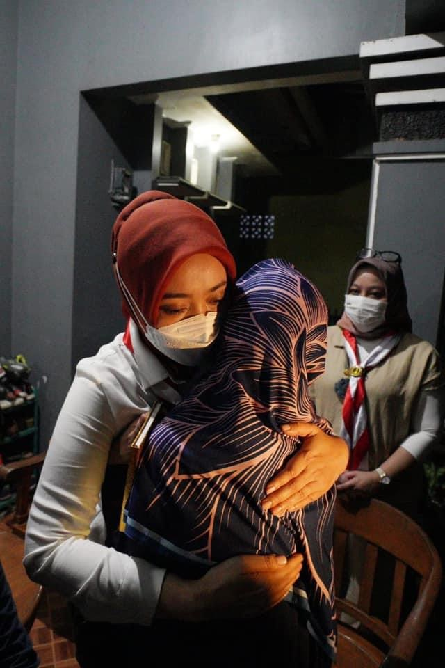 Istri Ridwan Kamil, Atalia Praratya mengunggah foto jenazah yang ditemukan di sungai melalui akun media sosial. 