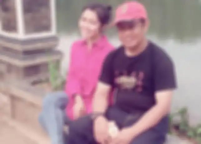 Yosef, suami korban pembunuhan ibu dan anak di Subang yang berfoto dengan wanita cantik di media sosial.