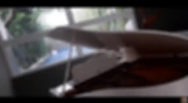 Grand piano di rumah Boy