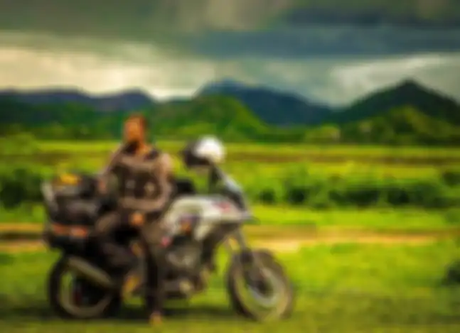 Luke Phillips saat di Sekongkang, Nusa Tenggara Barat.