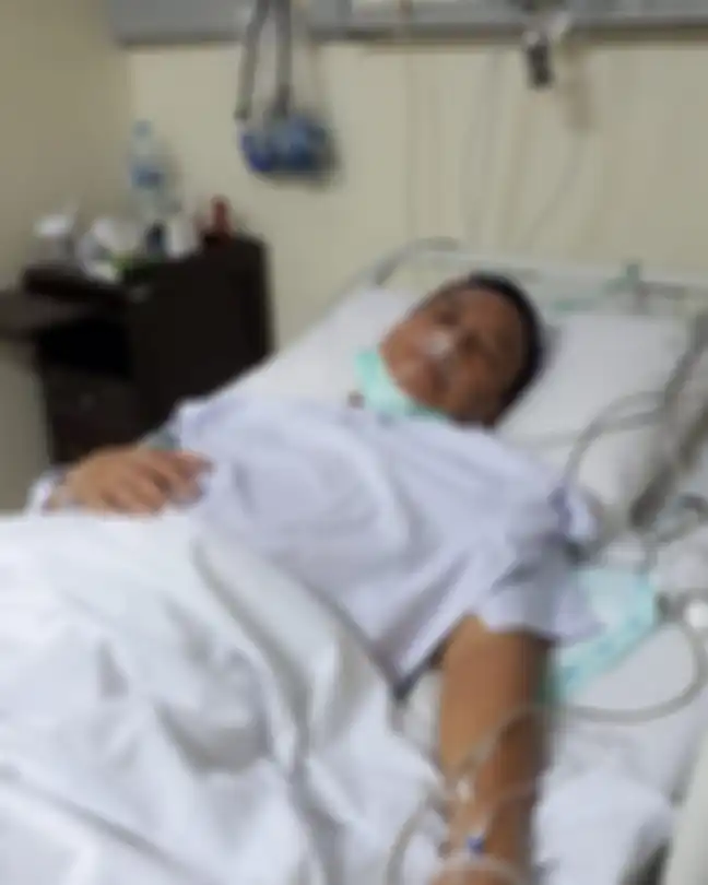 Miing Bagito terbaring lemah di rumah sakit usai operasi