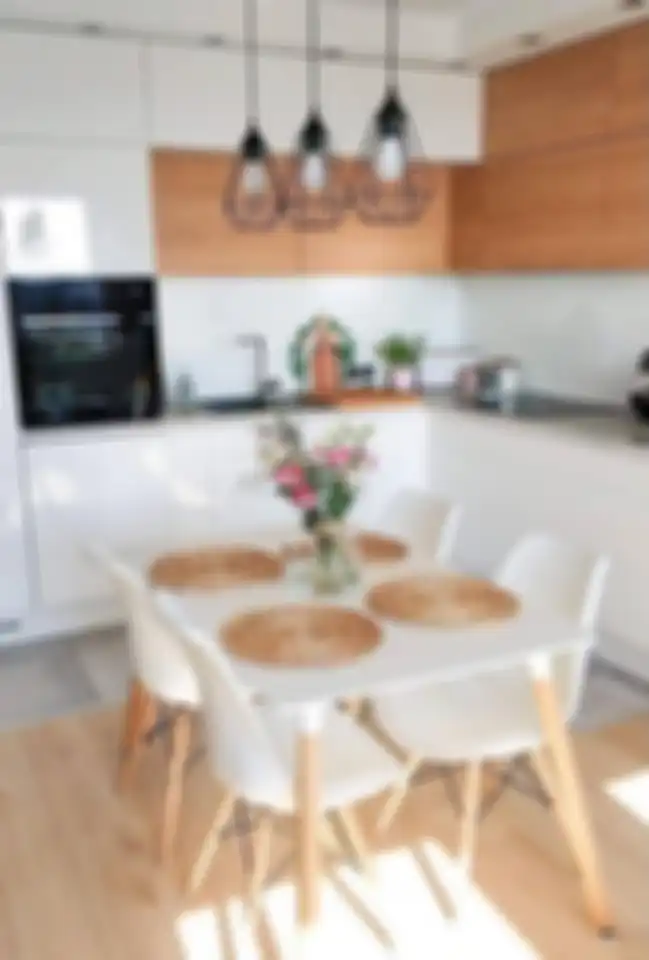 Desain dapur sederhana sengaja diberi sentuhan tak biasa. Foto interiornya bikin bangga pemilik rumah minimalis.