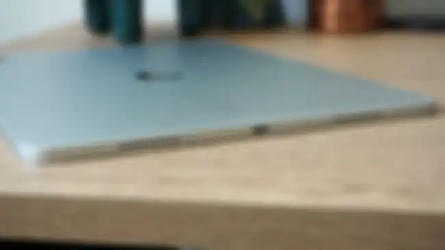 Ilustrasi iPad dengan USB Type-C