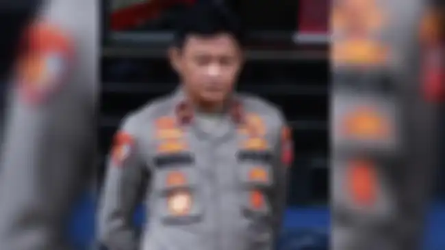 Kantor pemilik private jet yang dipakai Brigjen Hendra Kurniawan cuma berjarak 200 meter dari Mabes Polri. Sosoknya disebarkan ke media.