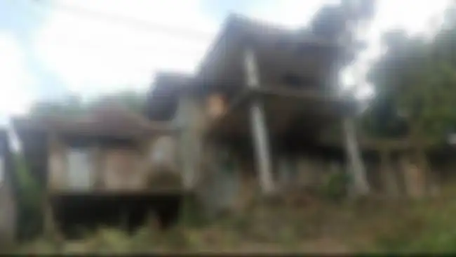 Rumah sekaligus tempat prakitk dr Wayan untuk mengobati pasiennya