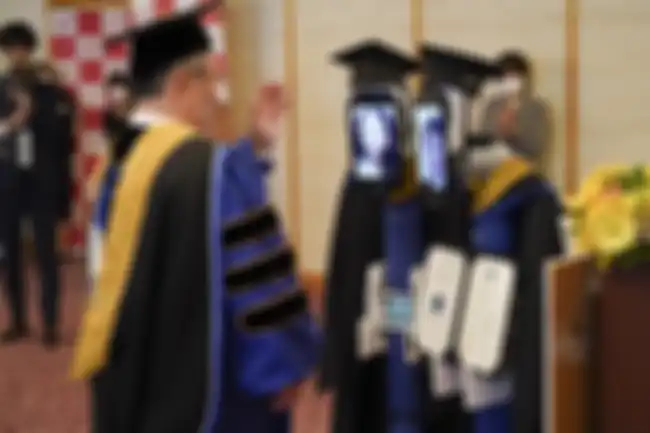 BBT University di Jepang gelar upacara wisuda pakai robot