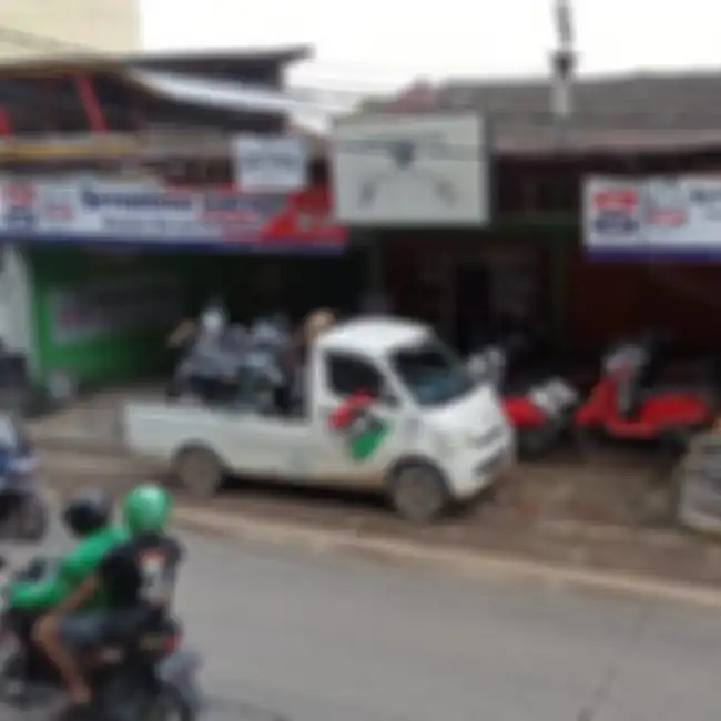 Bengkel Seventeen Garage, ramai dengan korban Vespa terendam banjir di Bekasi
