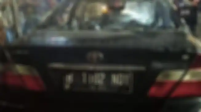 Mobil Camry milik Fatimah PSI sudah membuat hati Gubernur Kaltara hancur. Pihak Damkar Senen beri jawaban atas tudingan terlambat datang.
