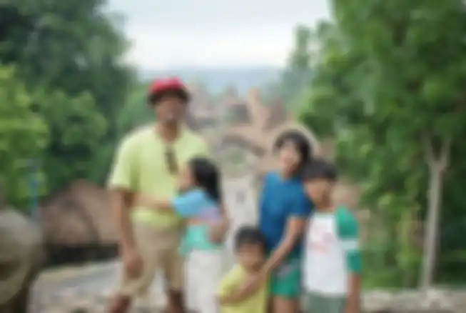 Keluarga Dwi Sasono dan Widi Mulia