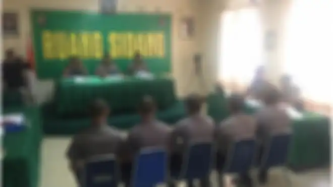 Kelima polisi bintara yang menjalani sidang disiplin berinisial GM, MI, MA, H dan E. 