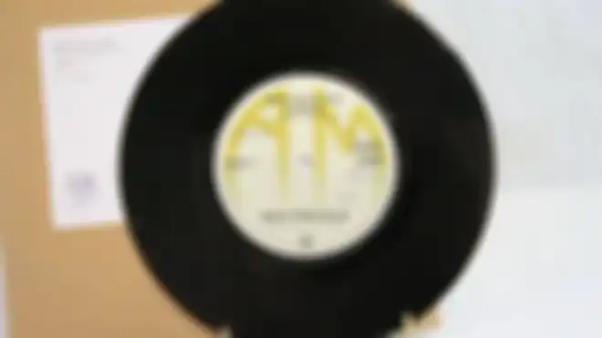 Vinyl langka single 