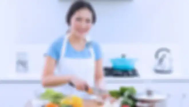 memotong sayur