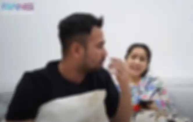 Raffi Ahmad dan Nagita Slavina saat berbincang 