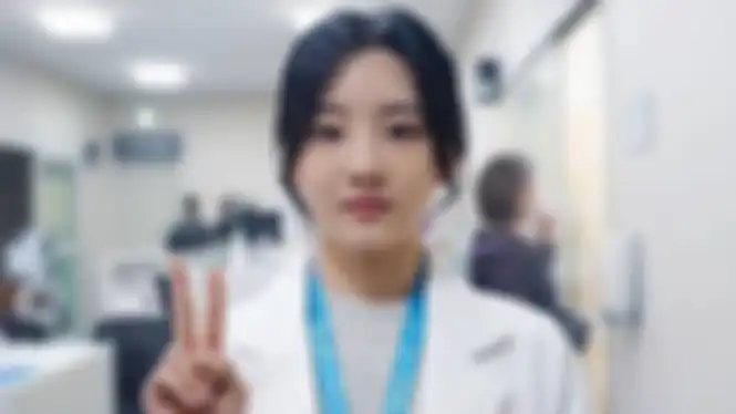 Cho Yi Hyun di drama Hospital Playlist