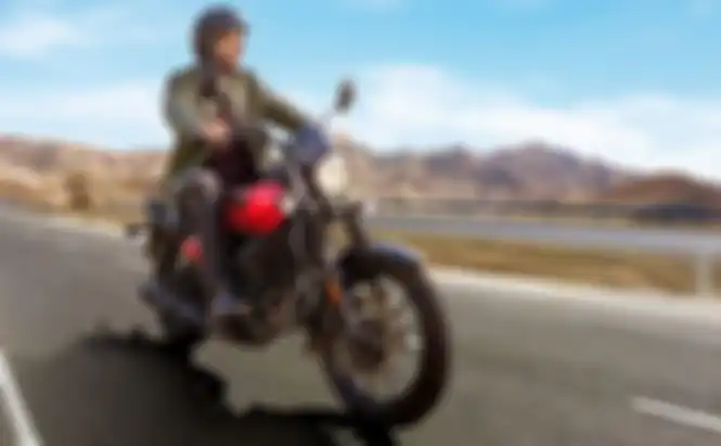 Motor cruiser Bajaj Avenger Street 220 dijual di India.