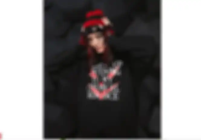 MARKET x MCR Hoodie dengan tulisan 