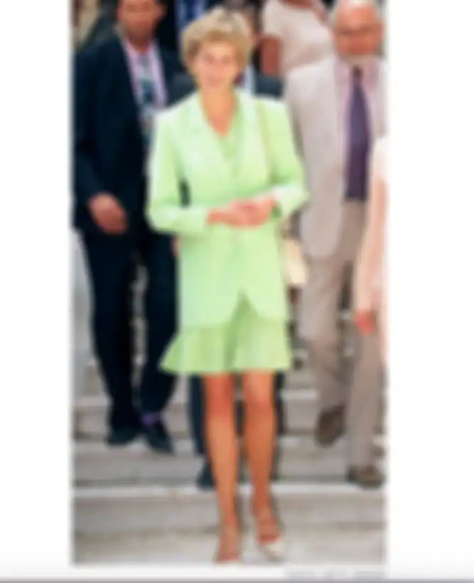 Penampilan Princess Diana pakai blazer hijau