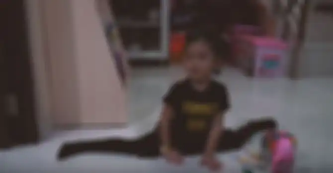 Ruang bermain Bilqis berisi buku dan mainan