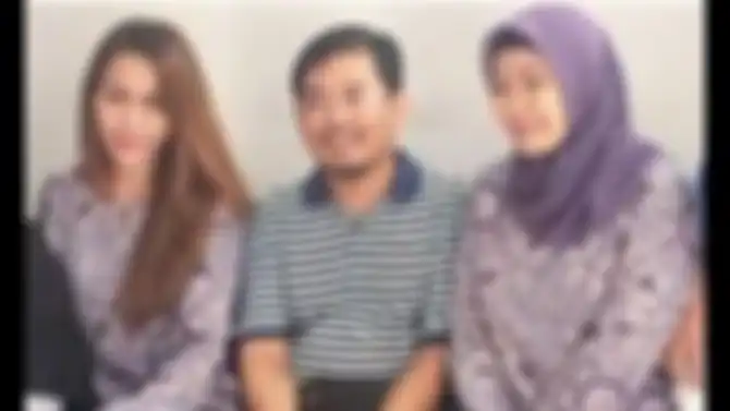 Nita Thalia bersama suami dan istri pertama