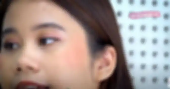 Hasil blush dengan brush ukuran normal