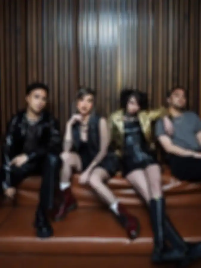 Penampilan style Emo nyentrik geng Aries