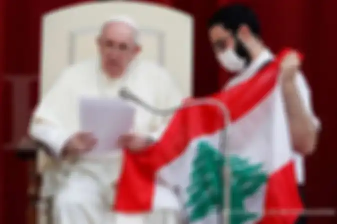 Paus Fransiskus dan Bendera Lebanon