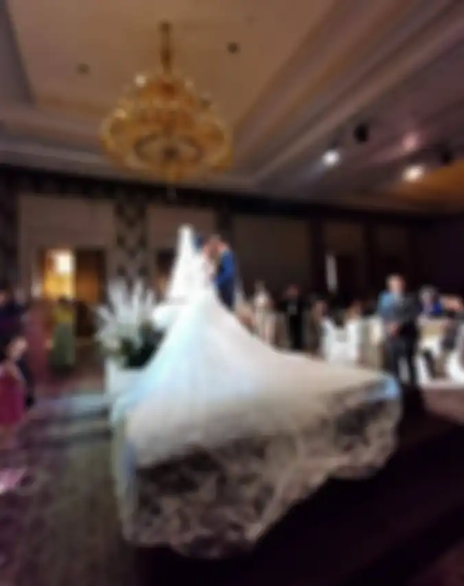 Pengantin beda usia 50 tahun.