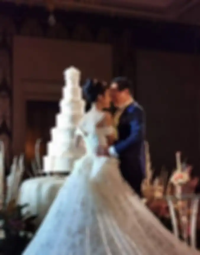 Pengantin beda usia 50 tahun.