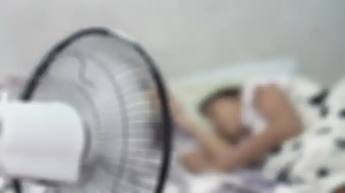 Tidur dengan kipas angin