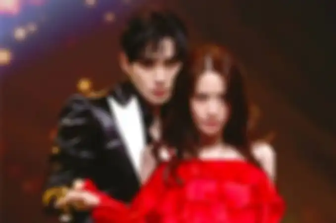 Junho dan Yoona menari couple