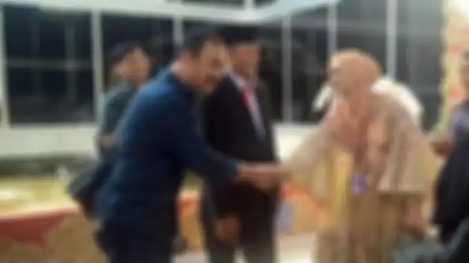 Mulan Jameela saat menghadiri pelantikan DPR