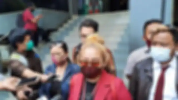 Ketua Umum Relawan Jokowi Bersatu Silvia Devi saat mendatangi Polda Metro Jaya, Jakarta, Selasa (6/10/2020). 