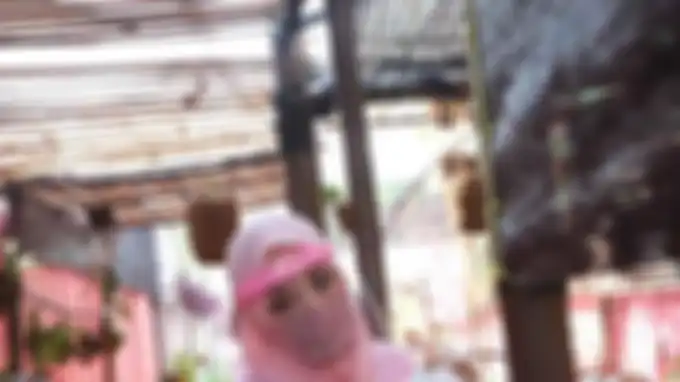 Mantan Putri Indonesia, Angelina Sondakh. Angie yang juga mantan politisi Partai Demokrat ini, kini masih menjadi warga binaan di Lembaga Pemasyarakatan (Lapas) Pondok Bambu, Jakarta Timur