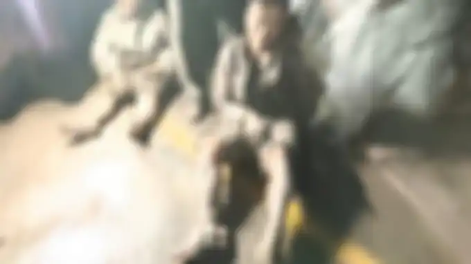 Foto jasad lansia korban erupsi Semeru yang tergeletak di jalan itu sudah membuat netizen miris. BPBD akui tak ada alarm peringatan bencana.