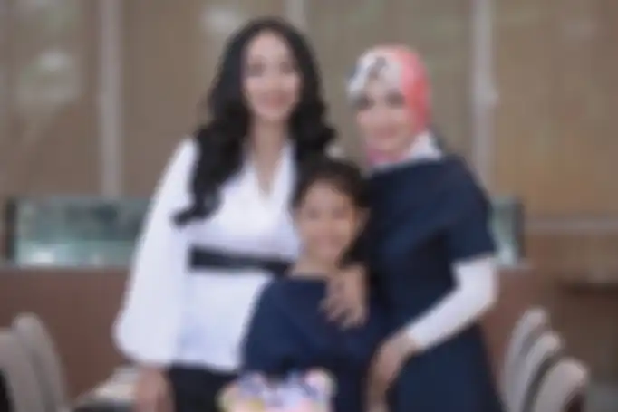 Zaskia Gotik dan Imel Putri Cahyati