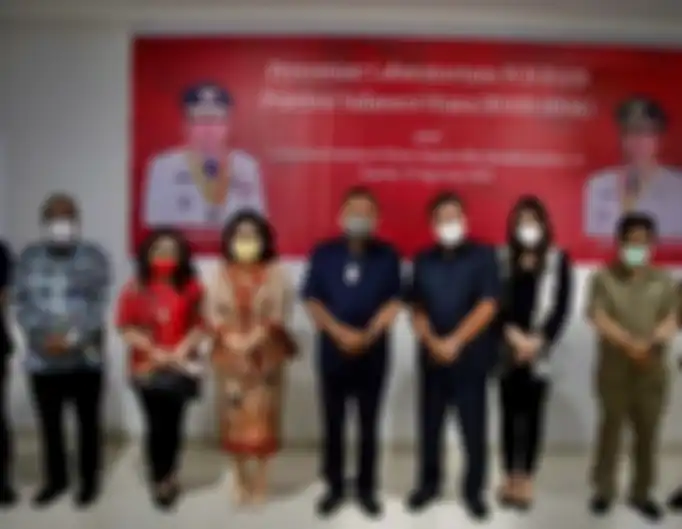 Foto Gisel yang tampak bahagia di laboratorium menjadi sorotan netizen. Bahkan, ada yang sampai memberi ucapan selamat.