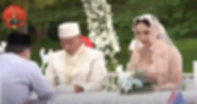 Potret akad nikah Vicky Prasetyo dengan Kalina Ocktaranny