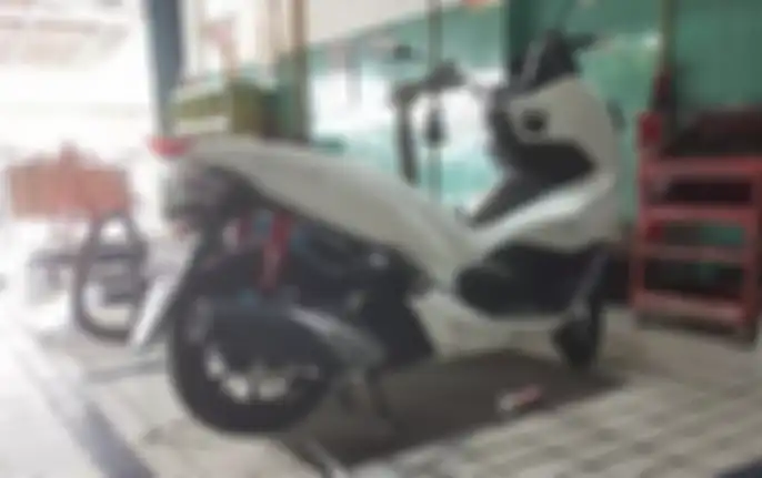 KYB Zeto S Series terpasang di Honda PCX 150