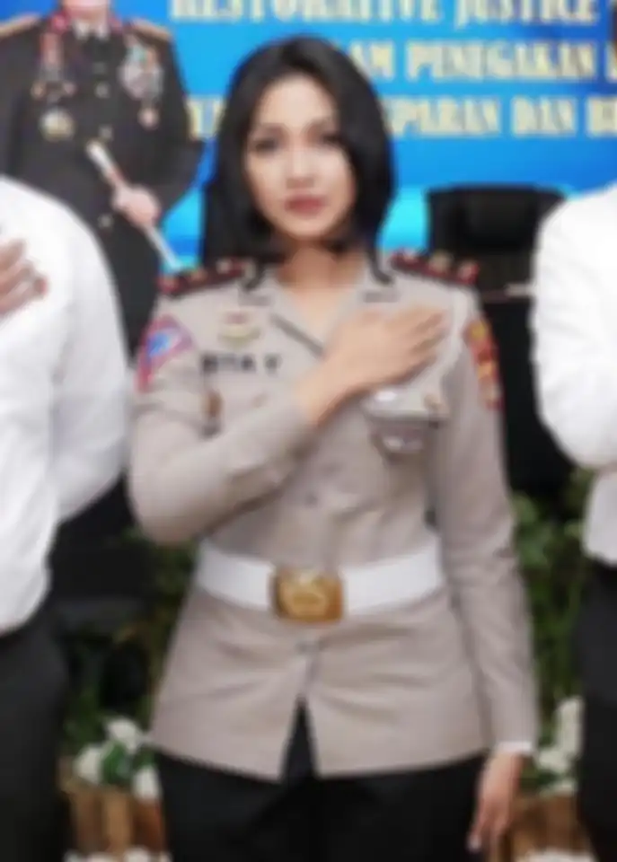 Rita Yuliana polwan cantik yang dimutasi jadi anak buah sahabat Irjen Ferdy Sambo dapat kado ultah kenaikan pangkat.
