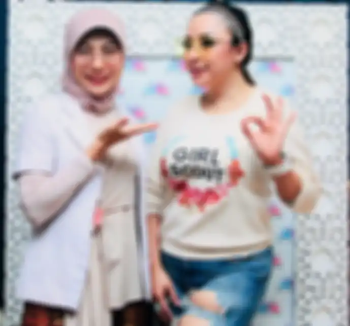 Regina Andriane permak bibir
