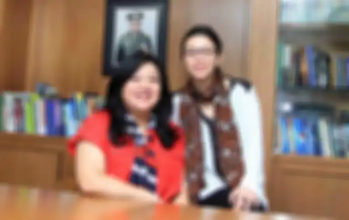 Danty Rukmana (kiri) bersama cicit Soeharto lainnya, Retnosari Widowati Harjojudanto